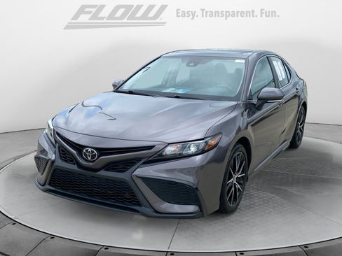 Used 2021 Toyota Camry SE w/ Convenience Package FWD image 4