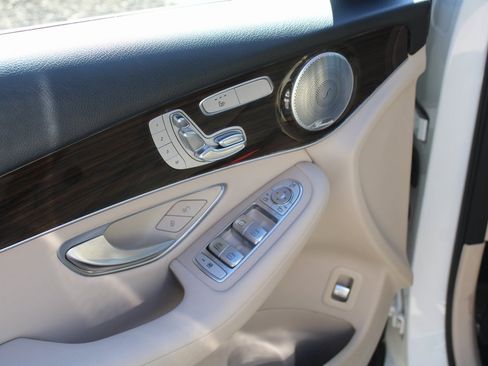 Certified 2020 Mercedes-Benz GLC 300 image 19