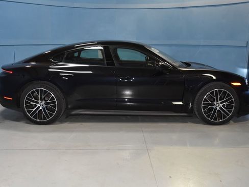 Used 2023 Porsche Taycan image 21