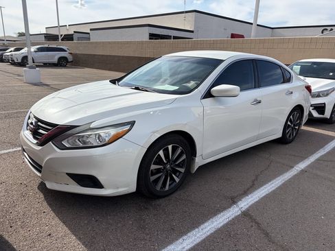 Used 2016 Nissan Altima 2.5 SV FWD image 4