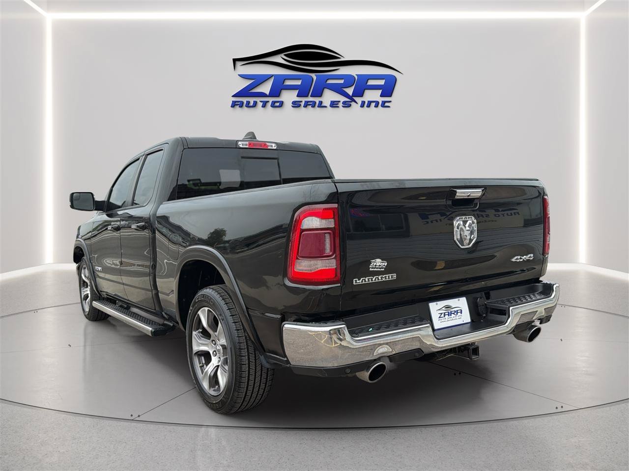 Used 2019 RAM 1500 Laramie AWD/4WD image 5