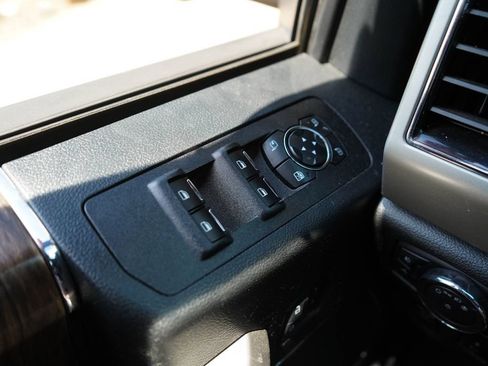 Used 2019 Ford F150 Lariat AWD/4WD image 31