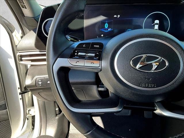 Used 2023 Hyundai Elantra SEL w/ Convenience Package FWD image 19