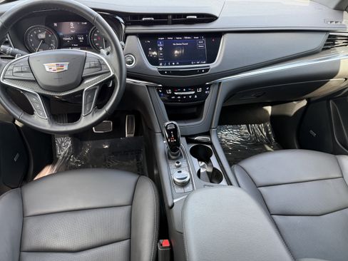 Certified 2022 Cadillac XT5 Sportv w/ Technology Package image 13