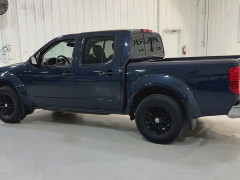 Used 2019 Nissan Frontier SV w/ Value Truck Package image 5