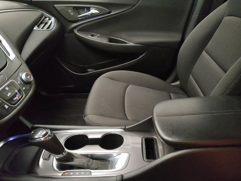 Used 2018 Chevrolet Malibu LT image 26
