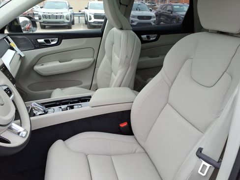 New 2026 Volvo XC60 T8 Ultra w/ Protection Package Premier AWD/4WD image 4