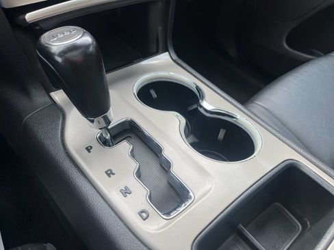 Used 2012 Jeep Grand Cherokee Laredo image 25