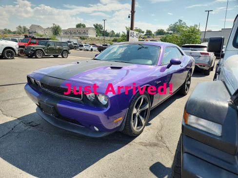 Used 2013 Dodge Challenger R/T RWD image 4