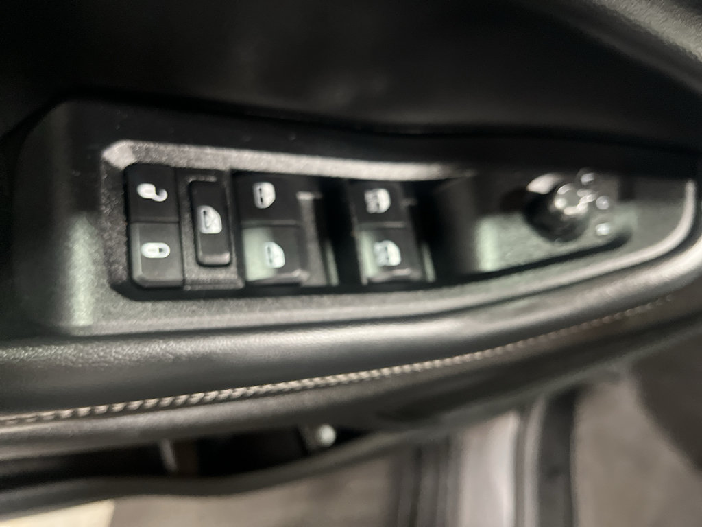 Used 2024 Jeep Grand Cherokee L Laredo AWD/4WD image 28