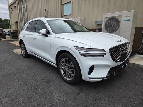 Used 2024 Genesis GV70 2.5T w/ Advanced Package AWD/4WD image 3
