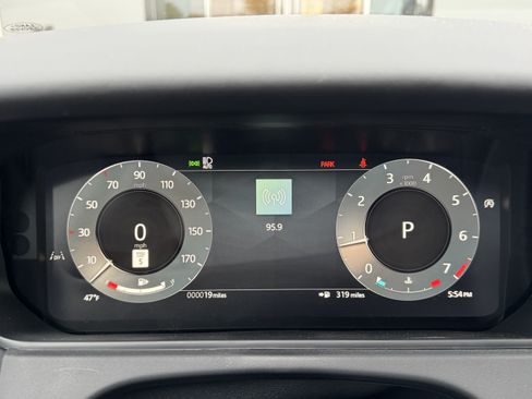 New 2026 Land Rover Range Rover Velar Dynamic SE AWD/4WD image 17
