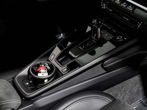 Used 2024 Porsche 911 Dakar image 36