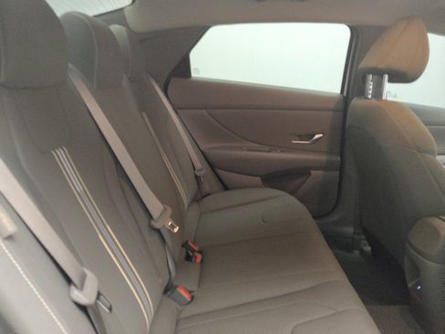 Used 2025 Hyundai Elantra Sport FWD image 19