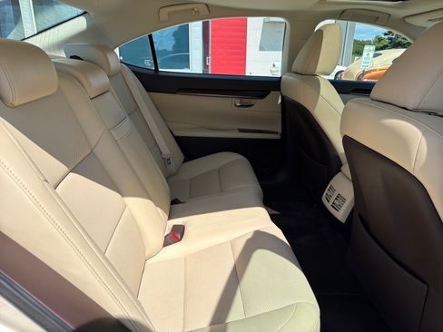 Used 2018 Lexus ES 350 w/ Navigation System Package FWD image 27