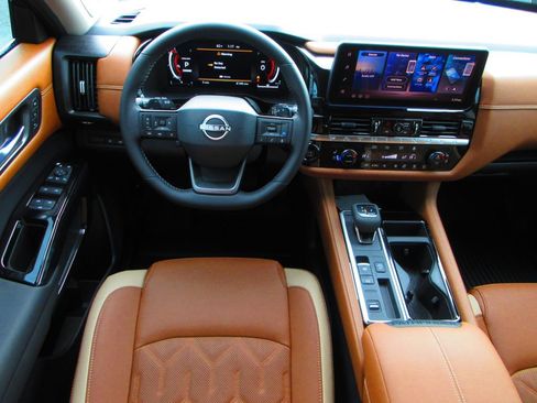 New 2026 Nissan Pathfinder Platinum w/ Cargo Package image 12