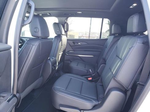 New 2026 Chevrolet Traverse LT w/ Sun and Wheel Package AWD/4WD image 8