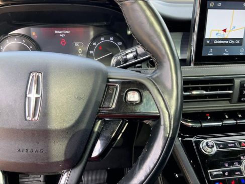 Used 2022 Lincoln Corsair AWD w/ Premium Package image 23