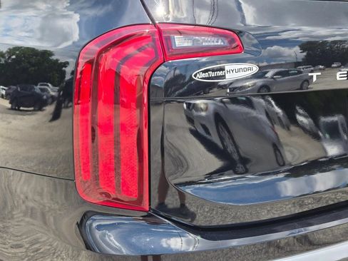 Used 2025 Kia Telluride S FWD image 7