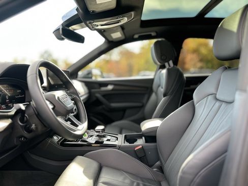 Certified 2025 Audi Q5 2.0T Premium Plus image 15
