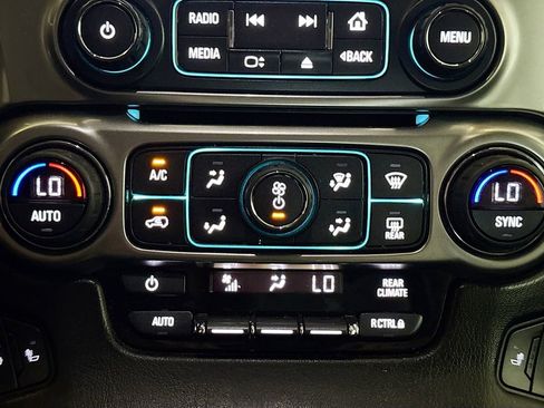 Used 2018 Chevrolet Tahoe LT AWD/4WD image 18