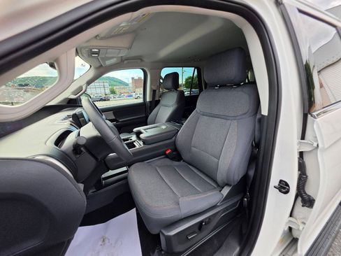 Used 2025 Ford Expedition Max Active AWD/4WD image 25