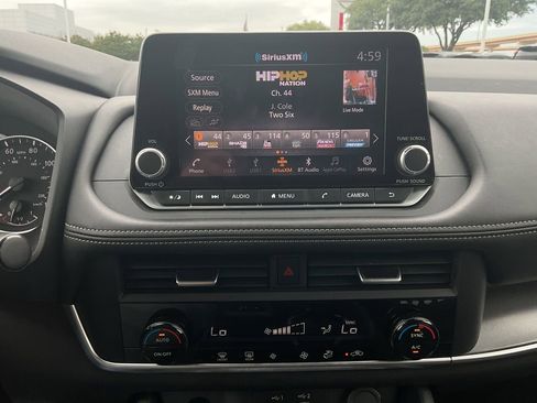 Used 2025 Nissan Rogue SV FWD image 26