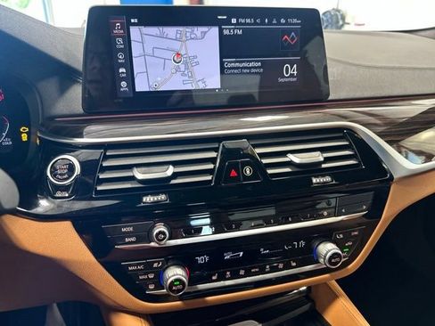 Used 2020 BMW M550i xDrive w/ Premium Package AWD/4WD image 19