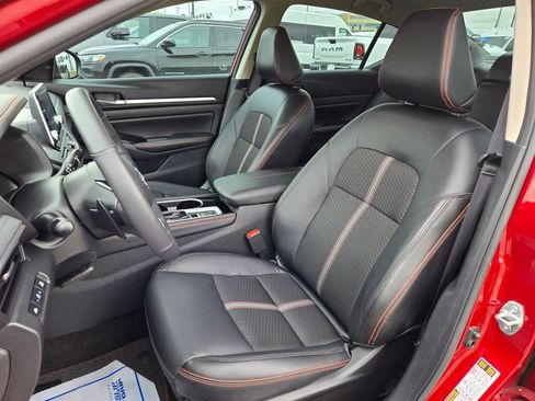 Used 2024 Nissan Altima 2.5 SR image 16