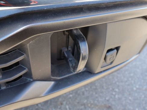 Used 2025 GMC Sierra 1500 SLT w/ SLT Premium Plus Package image 9