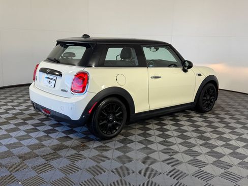 Used 2019 MINI Cooper 2-Door Hardtop image 9
