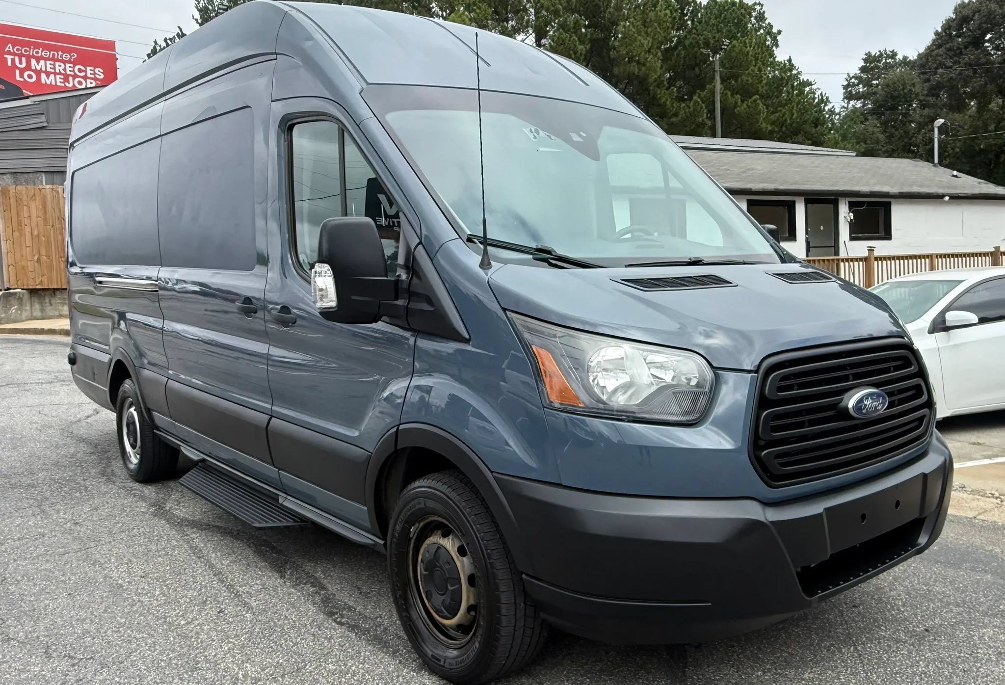 Used 2019 Ford Transit 250 148 High Roof Extended RWD image 3