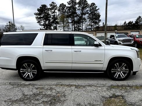 Used 2017 GMC Yukon XL Denali w/ Open Road Package AWD/4WD image 4