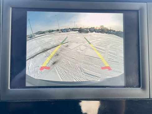 Used 2019 Chrysler Pacifica Touring-L image 30