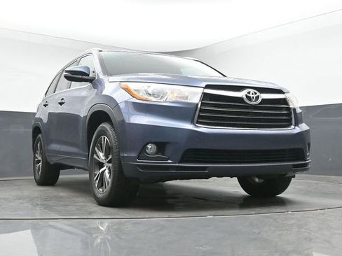 Used 2016 Toyota Highlander XLE FWD image 11