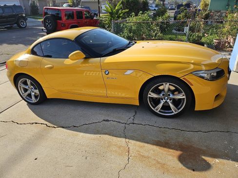 Used 2012 BMW Z4 sDrive28i image 2