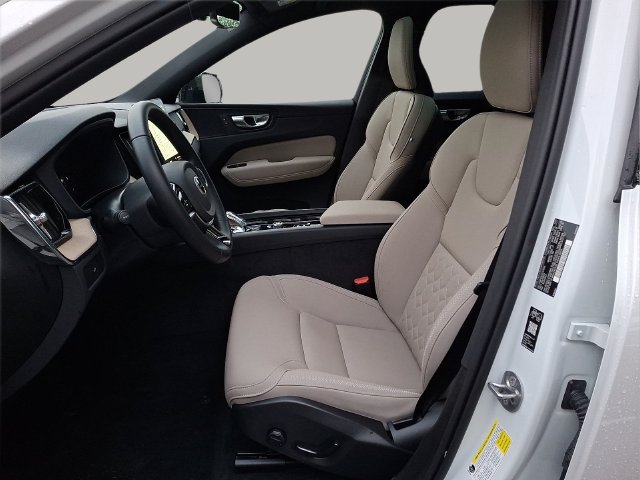 Certified 2026 Volvo XC60 B5 Plus AWD/4WD image 9