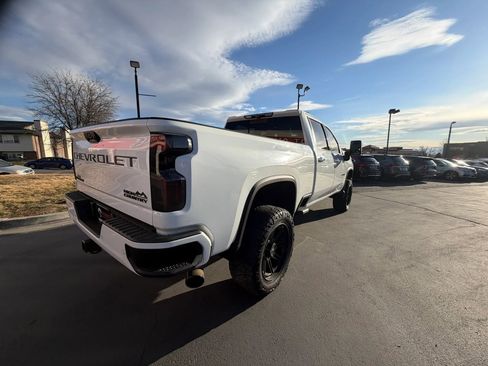 Used 2021 Chevrolet Silverado 2500 High Country w/ Z71 Off-Road Package image 4