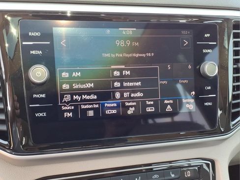 Used 2023 Volkswagen Atlas SE w/ Panoramic Sunroof Package FWD image 7