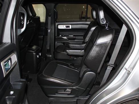 Used 2020 Ford Explorer Limited RWD image 31