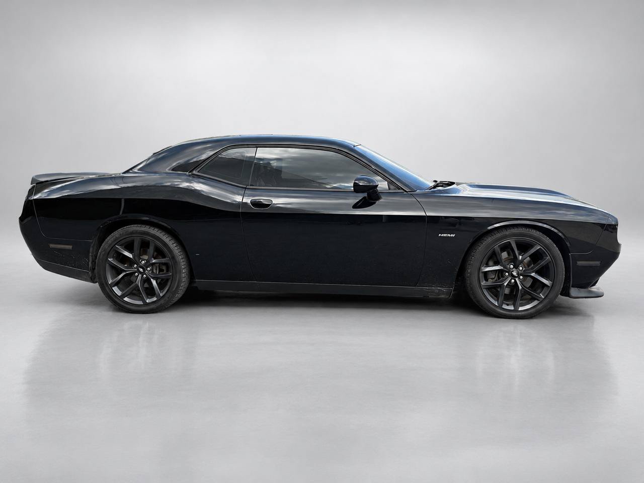 Used 2019 Dodge Challenger R/T RWD image 6