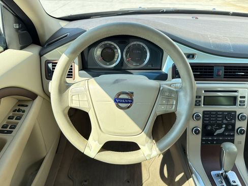 Used 2011 Volvo XC70 3.2 image 23