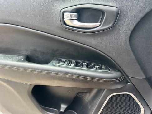 Used 2019 Jeep Compass Limited AWD/4WD image 28