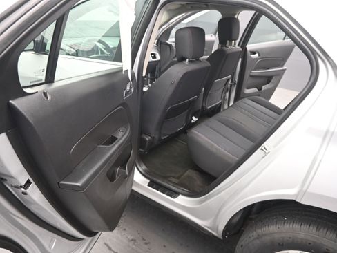Used 2013 Chevrolet Equinox LS FWD image 13