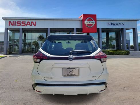 Used 2024 Nissan Kicks SR FWD image 3
