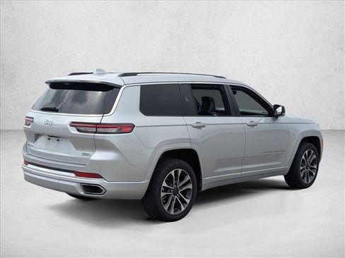 Used 2021 Jeep Grand Cherokee L Overland w/ Advanced Protech Group III AWD/4WD image 5