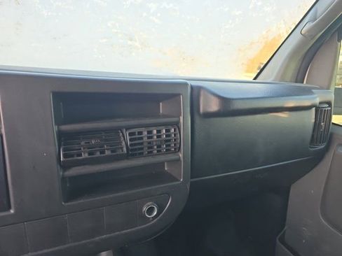 Used 2014 Chevrolet Express 2500 image 20