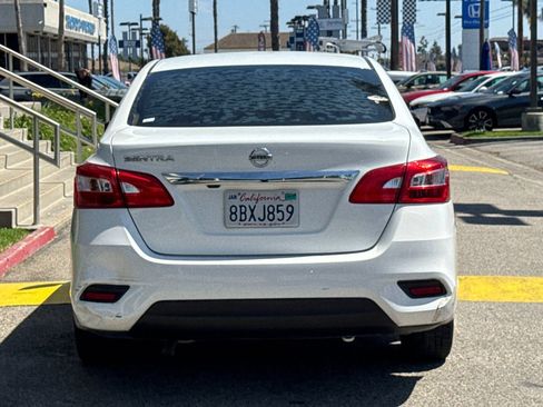 Used 2018 Nissan Sentra S FWD image 5