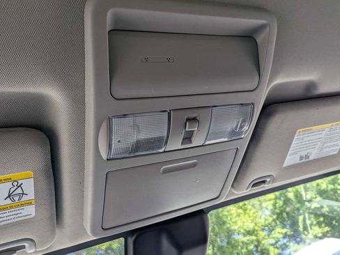 Used 2024 Nissan Frontier SV w/ SV Convenience Package RWD image 22