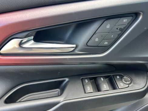 New 2025 Chevrolet Equinox EV RS image 8